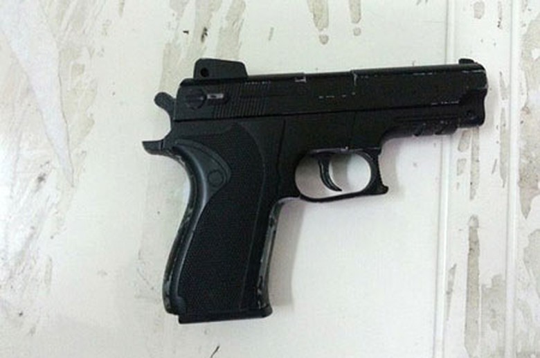 Khẩu s&uacute;ng m&agrave; Nguyễn Đ&igrave;nh Cường đ&atilde; sử dụng để uy hiếp CSCĐ