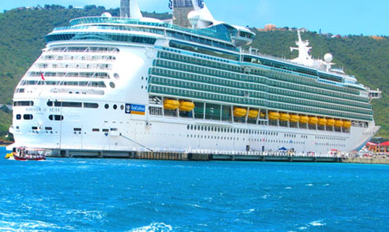 T&agrave;u Mariner Of The Sea trọng tải 137.000 GRT chở hơn 3.000 kh&aacute;ch đ&atilde; từng cập cảng tại Việt Nam