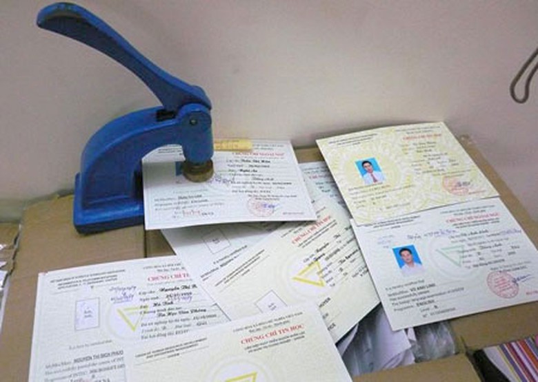 Chứng chỉ được nhiều trung t&acirc;m tự in