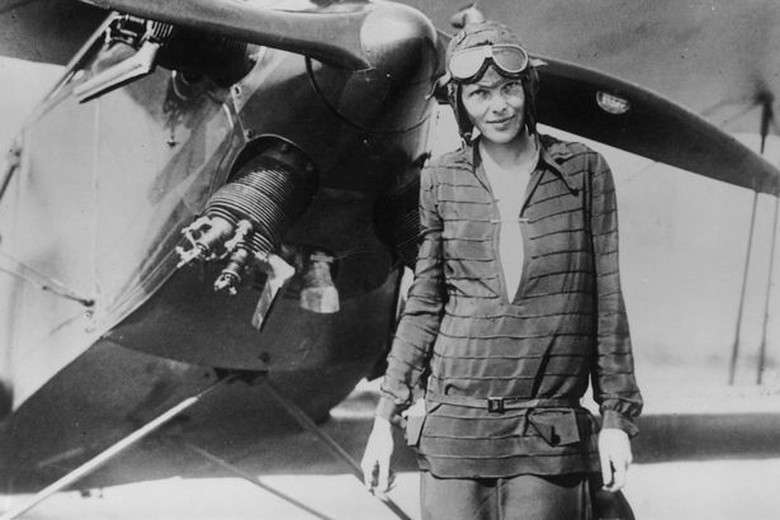 Earhart biến mất trong h&agrave;nh tr&igrave;nh v&ograve;ng quanh thế giới của m&igrave;nh