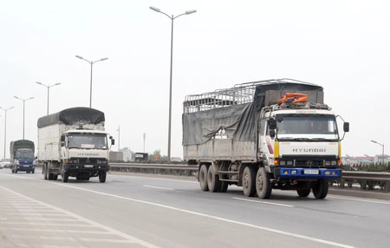  Xe vận tải h&agrave;ng h&oacute;a từ 10 tấn trở l&ecirc;n sẽ l&agrave; đối tượng phải lắp đặt thiết bị GSHT