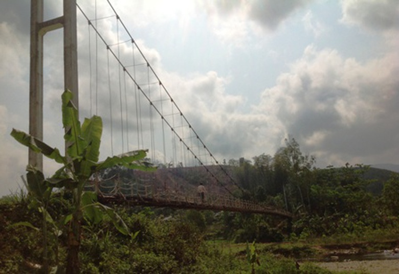 &hellip;kh&ocirc;ng c&oacute; biển b&aacute;o hiệu, kh&ocirc;ng giới hạn tải trọng cầu v&agrave; cũng kh&ocirc;ng kinh ph&iacute; duy tu sửa chữa