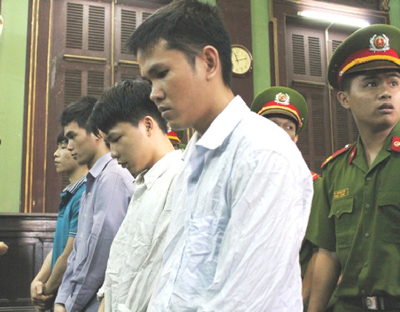 C&aacute;c bị c&aacute;o nghe T&ograve;a tuy&ecirc;n &aacute;n