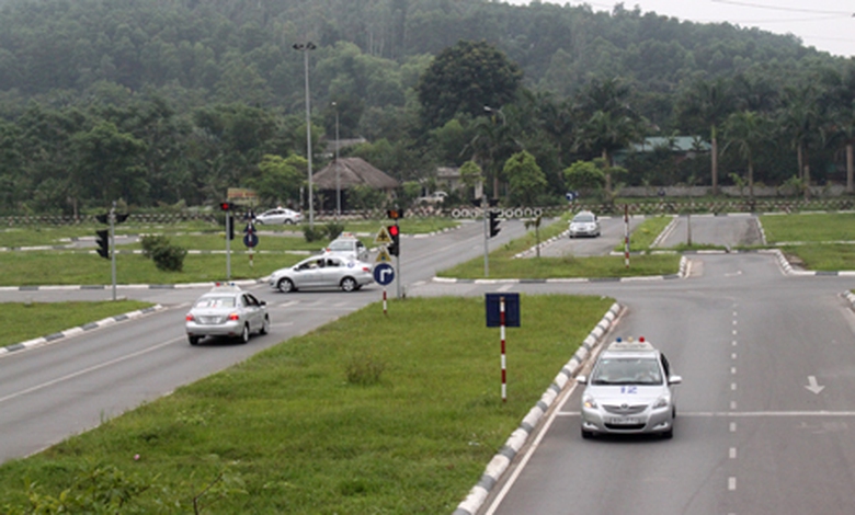 Đ&agrave;o tạo lại đội ngũ gi&aacute;o vi&ecirc;n, s&aacute;t hạch vi&ecirc;n để n&acirc;ng cao chất lượng đ&agrave;o tạo, s&aacute;t hạch l&aacute;i xe l&agrave; rất cấp thiết