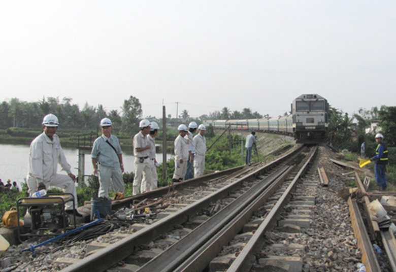 Bộ GTVT đang khẩn trương r&agrave; so&aacute;t, kiểm tra c&aacute;c dự &aacute;n đường sắt để l&agrave;m r&otilde; nghi &aacute;n nhận hối lộ của nh&agrave; thầu JTC