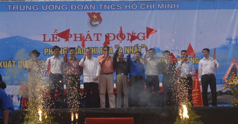 Ph&aacute;t lệnh xuất qu&acirc;n thi dua 