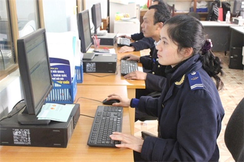 Chỉ mất 2 - 3 ph&uacute;t th&ocirc;ng quan h&agrave;ng h&oacute;a khi hệ thống th&ocirc;ng quan tự động VNACCS/VCIS ch&iacute;nh thức đi v&agrave;o hoạt động