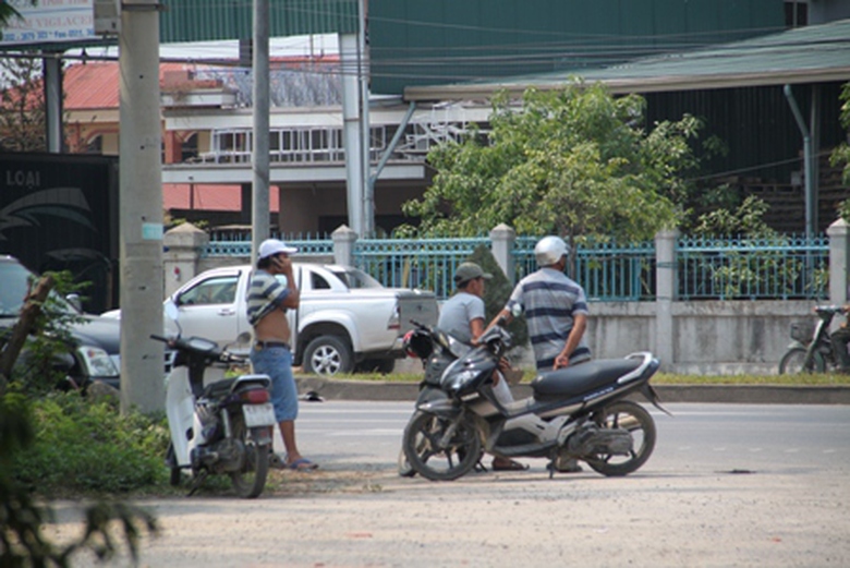 Kể cả đ&aacute;m 