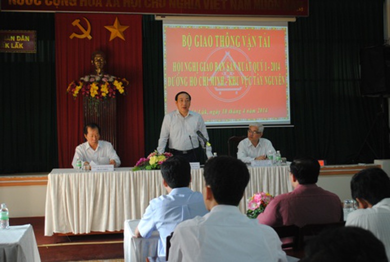 To&agrave;n cảnh buổi giao ban