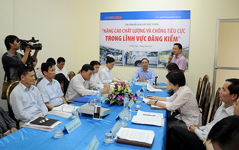 &Ocirc;ng Nguyễn B&aacute; Ki&ecirc;n - Tổng Bi&ecirc;n tập B&aacute;o Giao th&ocirc;ng ph&aacute;t biểu khai mạc