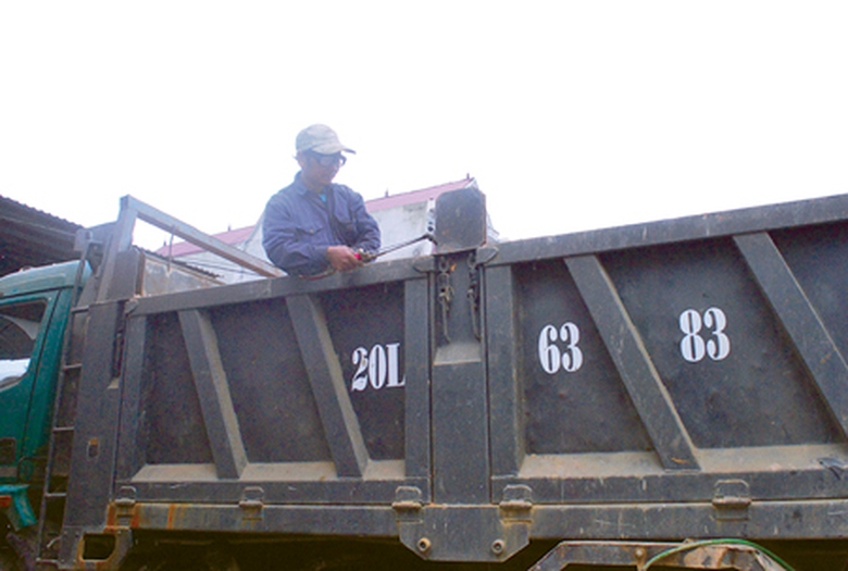 Nhiều chủ xe đ&atilde; tự gi&aacute;c đến xưởng cắt bỏ phần cơi nới th&ugrave;ng