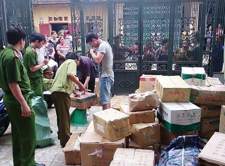 To&agrave;n bộ 1,2 tấn thuốc t&acirc;n dược kh&ocirc;ng c&oacute; nguồn gốc bị lực lượng chức năng ph&aacute;t hiện bắt giư