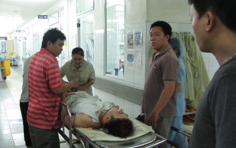 Sau khi được đưa v&agrave;o bệnh viện cấp cứu, hung thủ L&ecirc; Ngọc T&uacute; đ&atilde; qua cơn nguy kịch