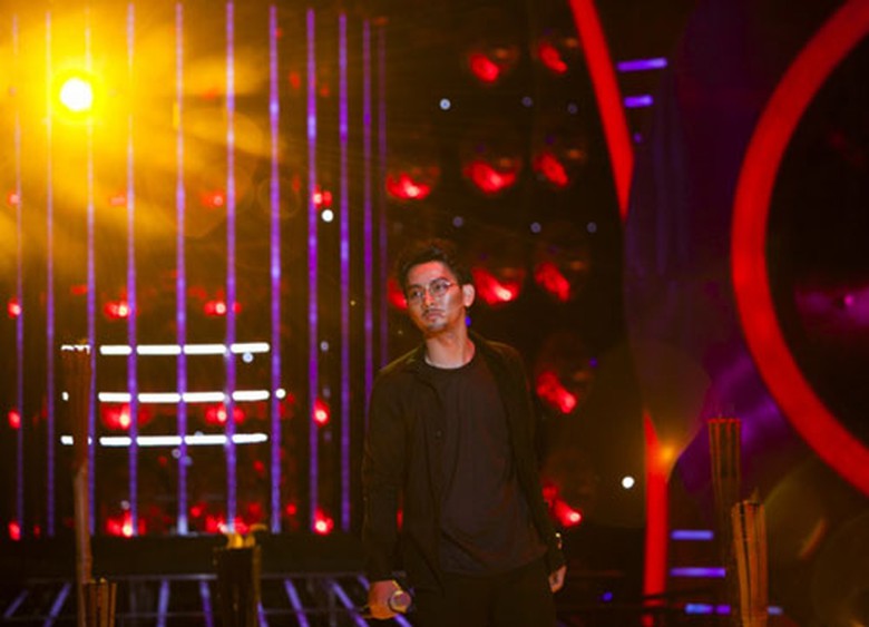 Ho&agrave;i L&acirc;m h&oacute;a th&acirc;n th&agrave;nh Marc Anthony với b&agrave;i h&aacute;t I want to spend my lifetime loving you