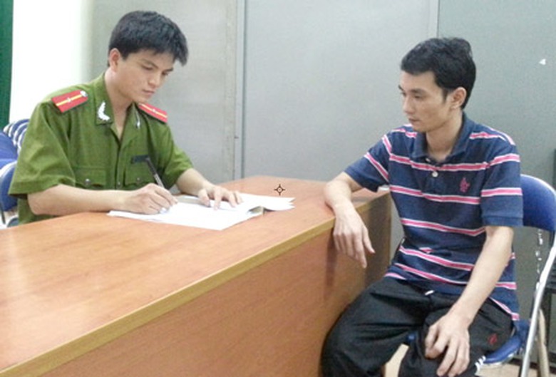 Đối tượng H&ugrave;ng tại cơ quan C&ocirc;ng an