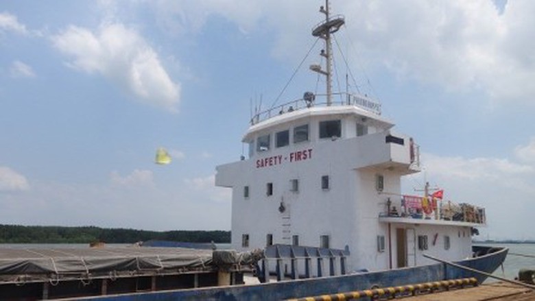 T&agrave;u Phương Nam 45 vẫn đang bị tạm giữ v&agrave; được neo đậu ở tại khu vực A12 thuộc B&atilde;i trước (TP. Vũng T&agrave;u)