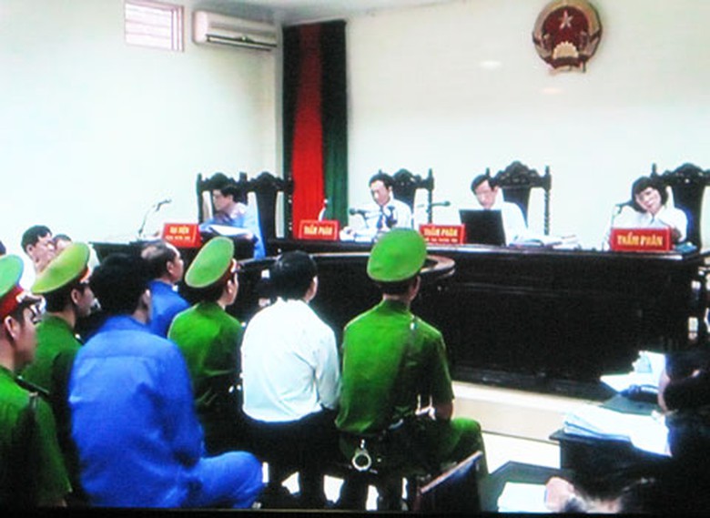 H&igrave;nh ảnh phi&ecirc;n x&eacute;t xử