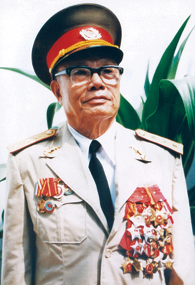 Thượng tướng Ho&agrave;ng Cầm