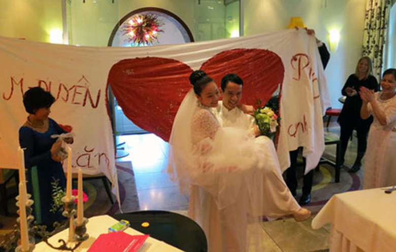 Mỹ Duy&ecirc;n hạnh ph&uacute;c trong ng&agrave;y cưới