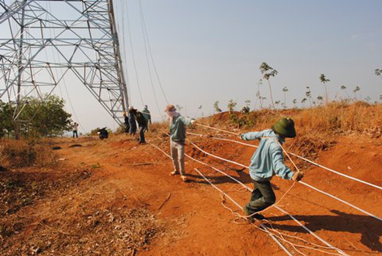 Sau nhiều lỗ lực đường điện đ&atilde; được đ&oacute;ng điện đ&uacute;ng y&ecirc;u cầu của Ch&iacute;nh phủ