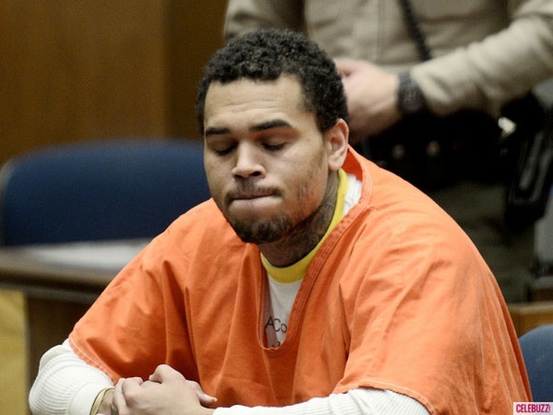 Chris Brown trong phi&ecirc;n t&ograve;a ng&agrave;y 1/5