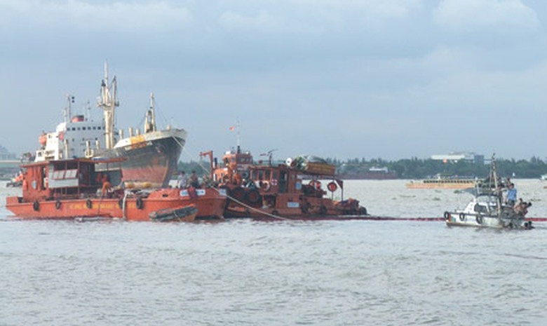 Phối hợp c&aacute;c lực lượng tr&ecirc;n biển để t&igrave;m kiếm cứu nạn