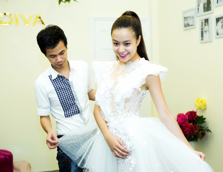  Ho&agrave;ng Th&ugrave;y Linh cho biết sự kết hợp giữa c&ocirc; v&agrave; 365 Daband l&agrave; điều th&uacute; vị, một m&oacute;n qu&agrave; m&agrave; cả hai muốn d&agrave;nh cho c&aacute;c fan của m&igrave;nh.