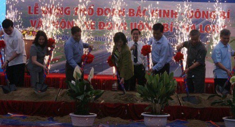 Cũng trong ng&agrave;y, QL18 đoạn Bắc Ninh - Phả Lại cũng được động thổ thi c&ocirc;ng