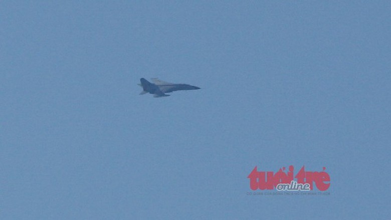 M&aacute;y bay chiến đấu của Trung Quốc tại khu vực gi&agrave;n khoan Hải Dương 981. (Ảnh: Tuổi Trẻ)