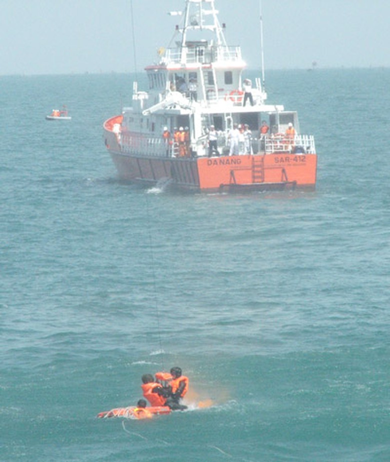 Diễn tập phối hợp TKCN H&agrave;ng kh&ocirc;ng, H&agrave;ng hải tr&ecirc;n biển B&agrave; Rịa - Vũng T&agrave;u