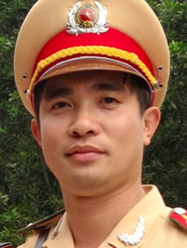 Đại &uacute;y Nguyễn H&agrave;m Thắng