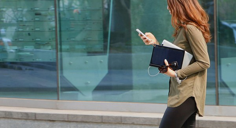 Solarade ph&ugrave; hợp với rất nhiều loại thiết bị do sự phổ biến của cổng kết nối USB