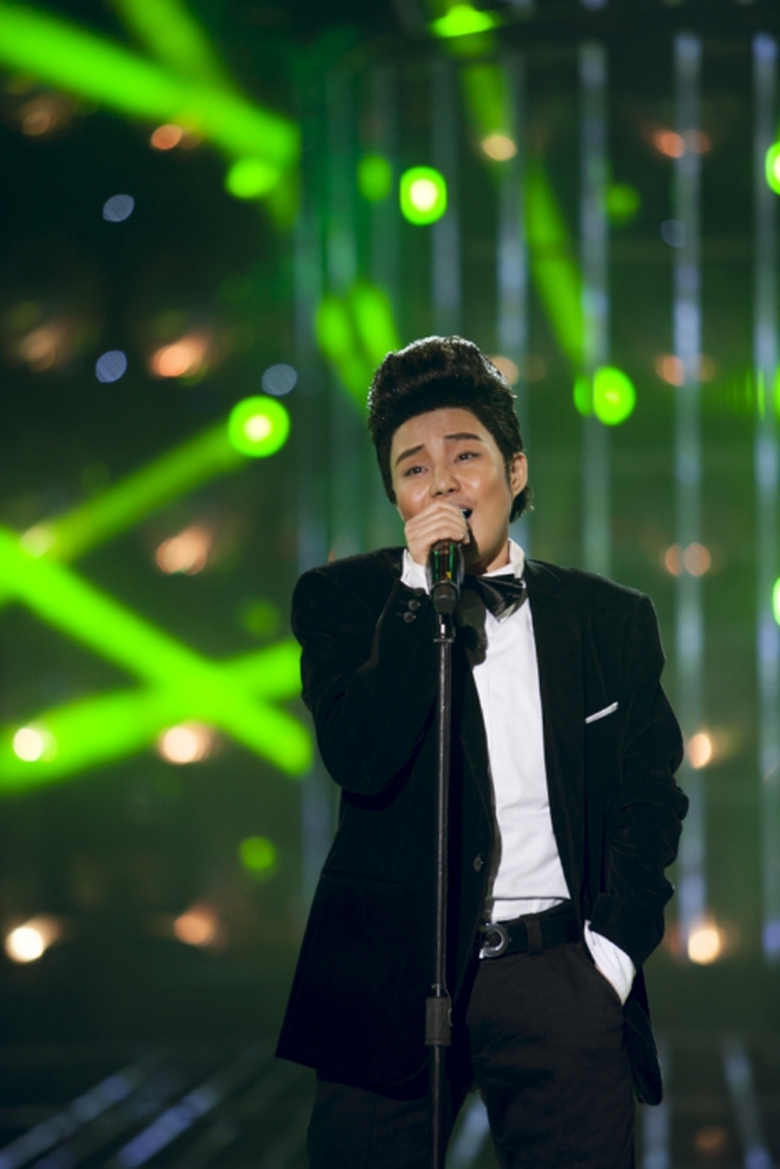  Vy Oanh chia sẻ: Em rất th&iacute;ch nh&acirc;n vật n&agrave;y. Bruno Mars hấp dẫn kh&aacute;n giả ở phong th&aacute;i rất nam t&iacute;nh, l&atilde;ng tử như muốn h&uacute;t hồn tất cả c&aacute;c c&ocirc; g&aacute;i. &Acirc;m vực b&agrave;i h&aacute;t kh&ocirc;ng qu&aacute; rộng nhưng b&agrave;i h&aacute;t n&agrave;y cần một độ chắc, nảy v&agrave; gợi cảm th&igrave; mới diễn tả hết được. Em gặp trục trặc khi may trang phục v&agrave; cuối c&ugrave;ng Nam Cường đ&atilde; phải cho em mượn quần &aacute;o.