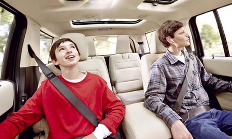 Ford muốn d&acirc;y an to&agrave;n tự phồng trở n&ecirc;n phổ dụng.