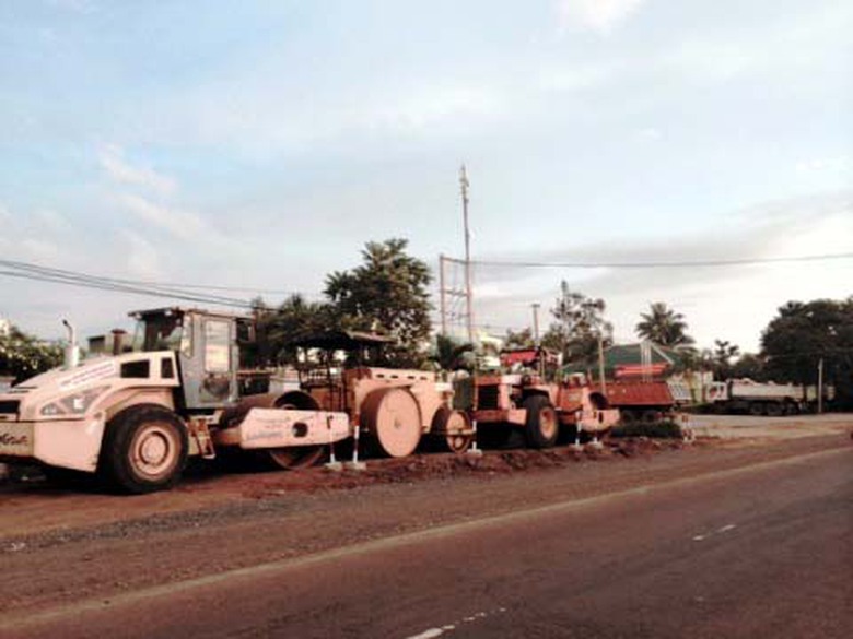 M&aacute;y m&oacute;c thi c&ocirc;ng đ&atilde; 