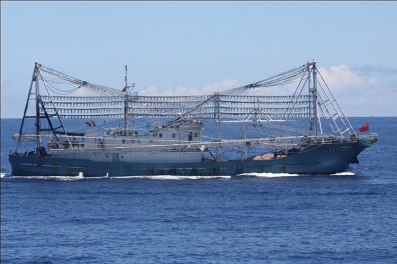 Cận cảnh t&agrave;u c&aacute; của Trung Quốc.