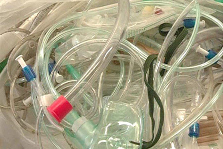 R&aacute;c thải y tế nguy hại được để lẫn trong chất thải y tế