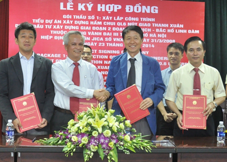 k&yacute; kết hợp đồng