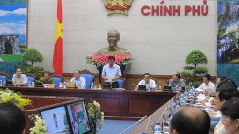 Bộ trưởng Đinh La Thăng cho rằng để TNGT giảm bền vững cần tiếp tục c&oacute; sự quyết t&acirc;m ch&iacute;nh trị lớn