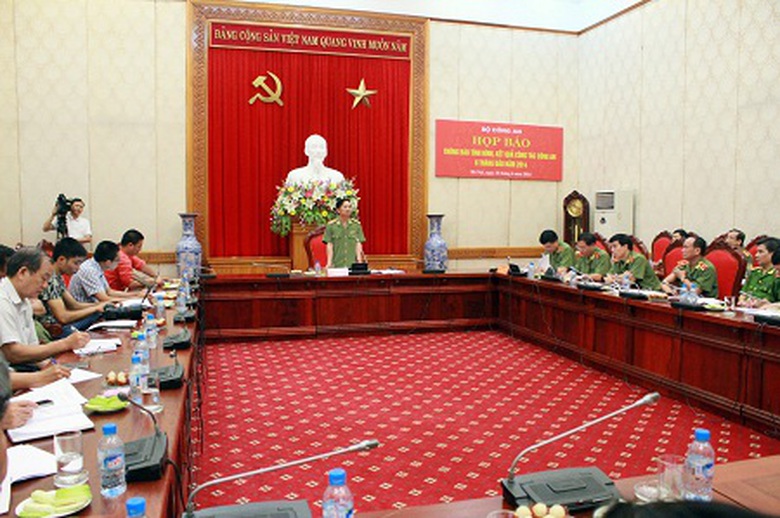 Bộ C&ocirc;ng an họp b&aacute;o th&ocirc;ng b&aacute;o kết quả c&ocirc;ng t&aacute;c 6 th&aacute;ng đầu năm 2014 (Ảnh: ANTĐ)