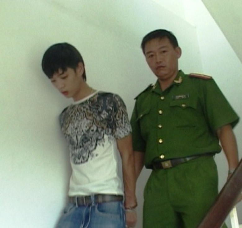 Đối tượng Phan L&ecirc; Nhật Quang bị lực lượng C&ocirc;ng an bắt giữ