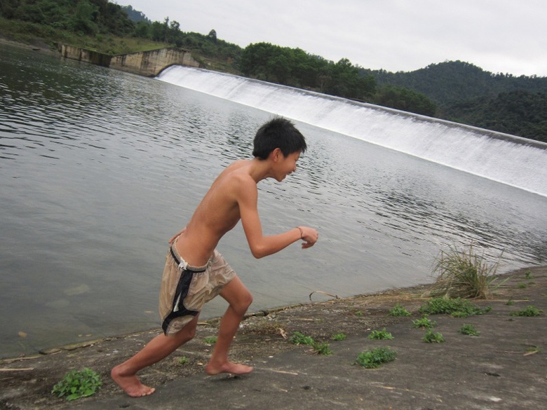 Nhiều em nhỏ chọn nơi đ&acirc;y l&agrave; chỗ vui chơi v&agrave;o những ng&agrave;y h&egrave;