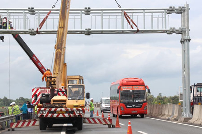 Nh&agrave; thầu cho biết, sẽ tăng cường th&ecirc;m c&aacute;p để tăng độ an to&agrave;n nhưng vẫn bảo lưu phương &aacute;n cho xe lưu th&ocirc;ng khi thi c&ocirc;ng