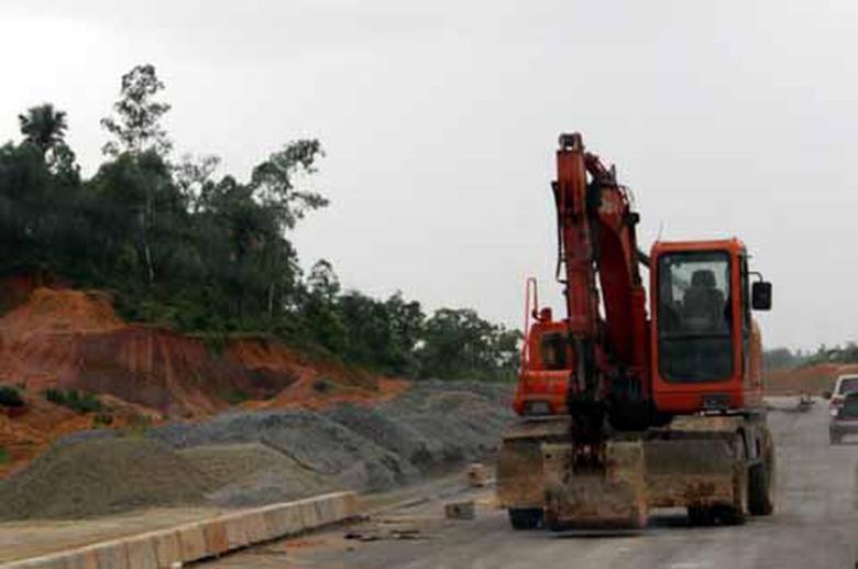 G&oacute;i thầu A4 dự &aacute;n cao tốc Nội B&agrave;i - L&agrave;o Cai đang được CIENCO 4 tập trung đẩy nhanh thi c&ocirc;ng để th&ocirc;ng xe trước 30/8.