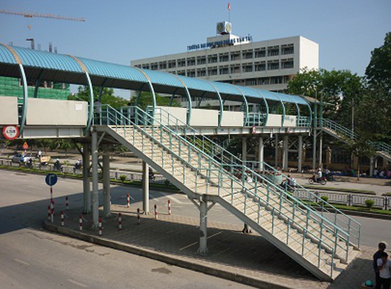 Cầu cho người bộ h&agrave;nh ở H&agrave; Nội - c&ocirc;ng tr&igrave;nh thuộc DA tăng cường AYGT cho c&aacute;c quốc lộ ph&iacute;a Bắc VN