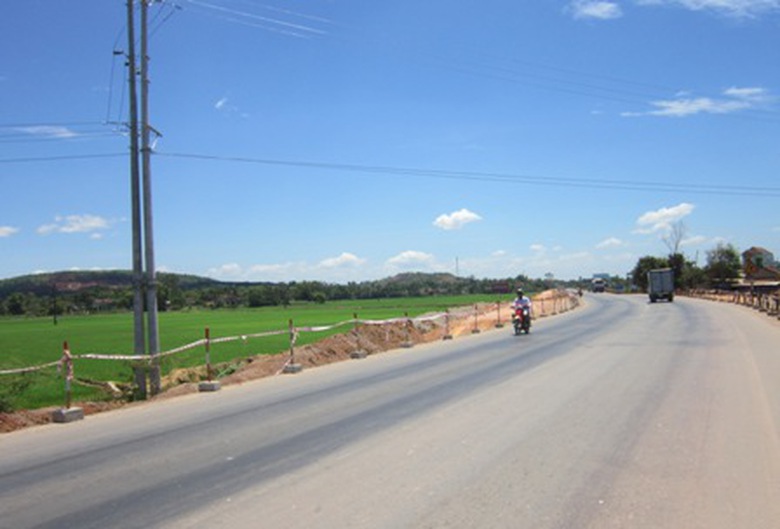 Thi c&ocirc;ng tại Dự &aacute;n mở rộng QL1 đoạn quy huyện Mộ Đức, tỉnh Quảng Ng&atilde;i