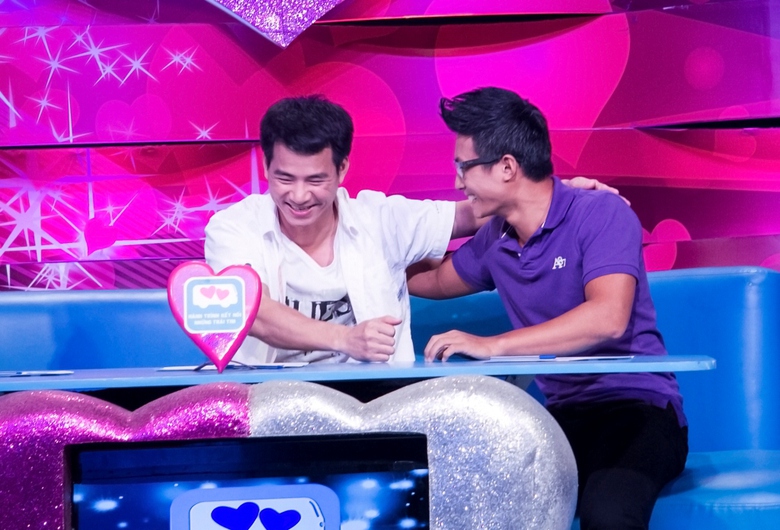 chuyến xe hồng đang c&oacute; những ng&agrave;y dừng ch&acirc;n tại th&agrave;nh phố Pleiku xinh đẹp với 5 th&agrave;nh vi&ecirc;n, chuẩn bị ch&agrave;o đ&oacute;n những điều mới mẻ c&ugrave;ng những rắc rối xoay quanh chuyện t&igrave;nh cảm của c&aacute;c bạn trẻ v&ocirc; c&ugrave;ng th&uacute; vị.