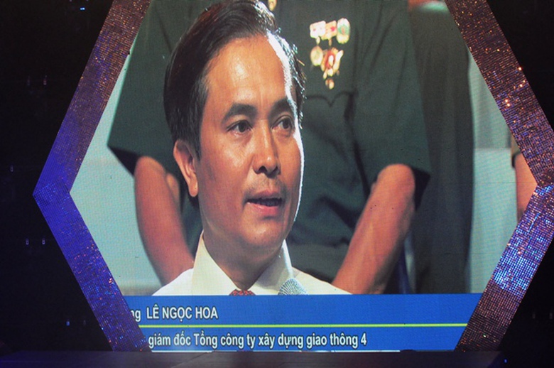 Tại buổi lễ, &ocirc;ng L&ecirc; Ngọc Hoa - Tổng Gi&aacute;m đốc Tổng c&ocirc;ng ty XDCTGT 4 (CIENCO 4) cũng x&uacute;c động b&agrave;y tỏ sự kh&acirc;m phục, cảm ơn đối với những TNXP v&agrave; cho rằng, mọi sự tri &acirc;n, chia sẻ l&agrave; cần thiết nhưng c&oacute; lẽ kh&ocirc;ng bao giờ c&oacute; thể b&ugrave; đắp hết những mất m&aacute;t, hy sinh của thế hệ cha anh, trong đ&oacute; c&oacute; đến hơn một ngh&igrave;n người con của CIENCO 4