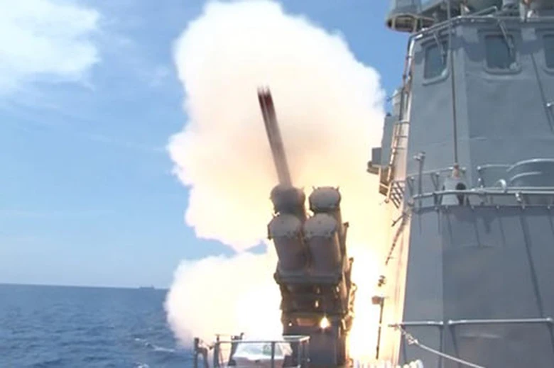 Cận cảnh 2 t&agrave;u ph&aacute;o-t&ecirc;n lửa đầu ti&ecirc;n do Việt Nam đ&oacute;ng - 12