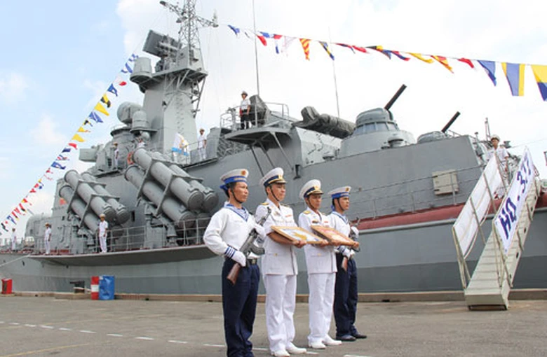 Cận cảnh 2 t&agrave;u ph&aacute;o-t&ecirc;n lửa đầu ti&ecirc;n do Việt Nam đ&oacute;ng - 4